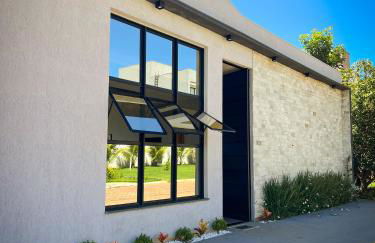 Casa Frente ao Lago com Piscina Aquecida no Melhor Condomínio - Foto 8