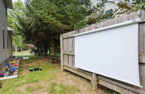 Cozy Poconos Retreat Hot tub, Game room and igloo - Foto 12