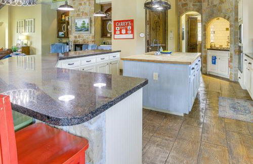 Lazy River Retreat in Cypress with Backyard Oasis! - Foto 7