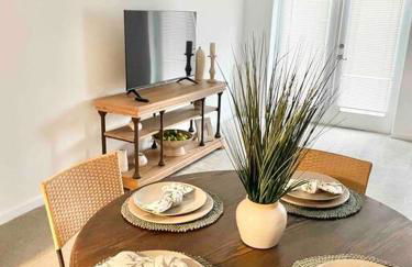 Colonial Stay- 7 BR-up to 14 Guests - Foto 5