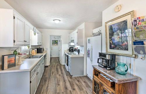 Normandy Home with Yard about 2 Mi to Lake - Foto 8