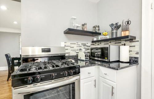 Comfy Modern and Cozy Queen Beds Free Parking - Foto 7