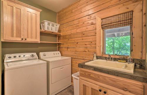 Country Cabin with Wraparound Deck and Views! - Foto 13