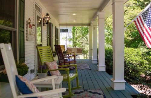 The Maple House Fully Fenced-in Yard! - Foto 1