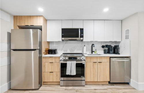 5-Bedroom Home with 2 Kitchens & Rooftop Deck, U Street and Shaw - Foto 46