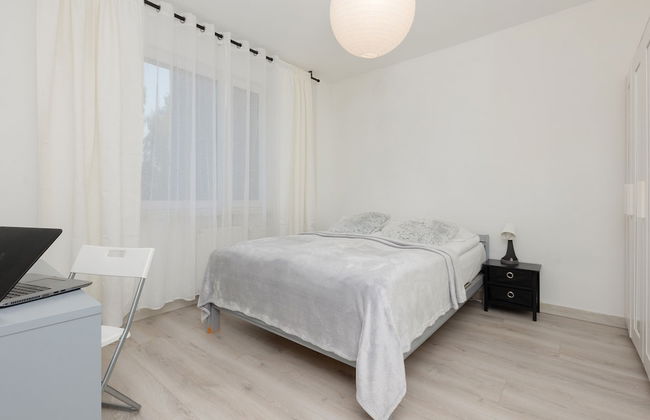 Kopcińskiego Apartment Warsaw by Renters - Photo 15