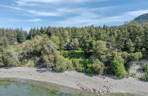 Luxe Beachfront, Hot Tub, Kayaking, Walk to Town - Foto 34