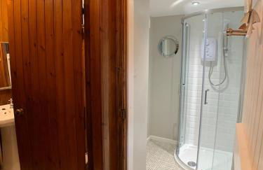 Couples Unique Stay in Bowling Club newly upgraded - Photo 34