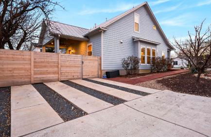 Chestnut Ember by AvantStay Indoor-Outdoor Living Firepit Balcony Near Downtown Austin Hotspots - Foto 39
