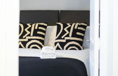 Serviced Apartment Near Glasgow Airport and Hospital with Free Parking Long Stays Available - Foto 14