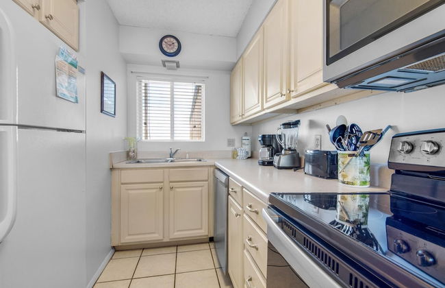 Regency Towers 1320 - Photo 8