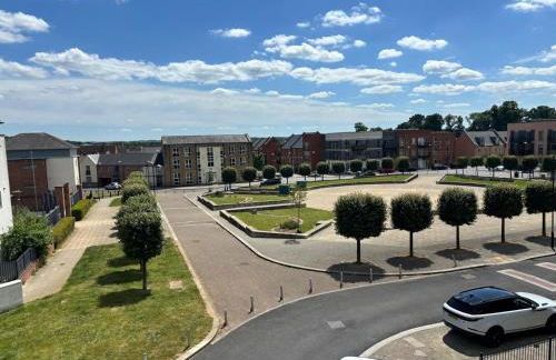 Luxury 2 Bedroom Northampton Townhouse with Balcony - Foto 1