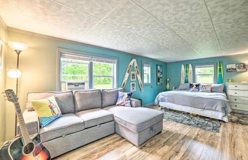 Riverfront Home with Dock about 6 Mi to Cheboygan! - Foto 13