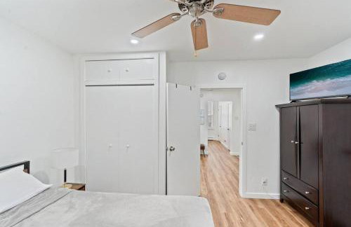 Cozy Retreat 15Min to NYC, FIFA, Mall,FREE Parking - Apartment - Foto 12