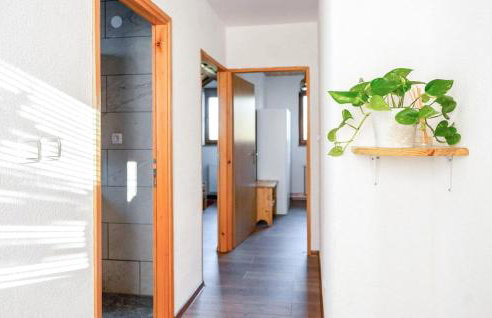 3 Bedroom Awesome Home In Gospic - Foto 11