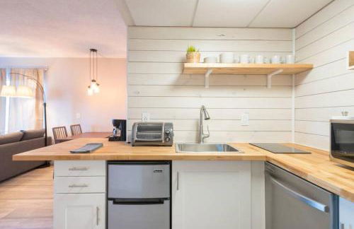 Deluxe Studio w/ Lakeview - free parking/pool - Foto 5