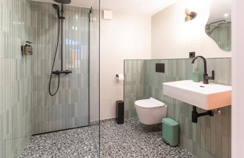 RetroPop Designerzimmern Nahe Alster & City für 2 Personen by LDGG - Foto 29