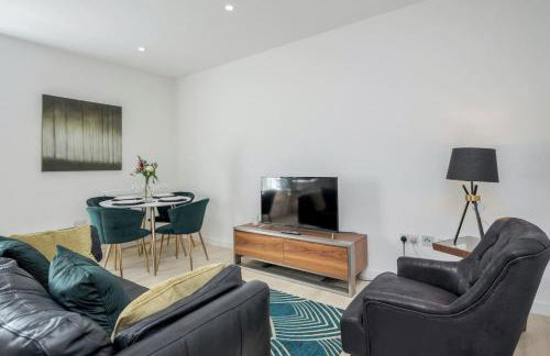 Elegant Epsom Modern Apartment - Photo 2