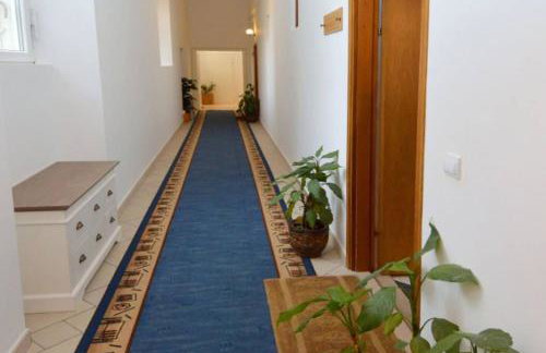 Mediteran with garden next to beach and Old Town - Foto 18