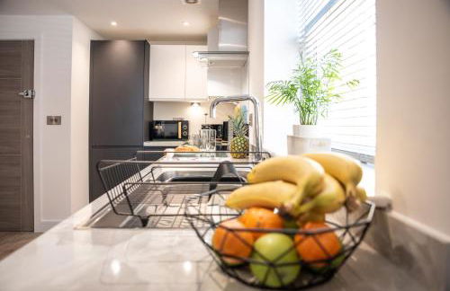 Welcome - BUSINESS or PLEASURE! Southampton 'City Vibes' # Stylish Apartment with Outdoor Courtyard! 1-4 Guests BOOK YOUR CITY BREAK or PRE-CRUISE STAY! CLOSE TO MAYFLOWER THEATRE, UNIVERSITIES, CRUISE TERMINALS, HOSPITALS & SHOPS! - Photo 40