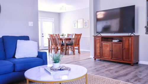 Sleeps 12! 5 BDRM-2 Kings,3 Queens-Deck & Patio-Mins to PI & Beaufort - Foto 3