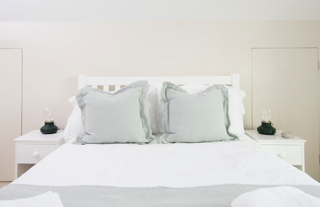 Superior House for 6 Near Beach w Parking Garden - Foto 26