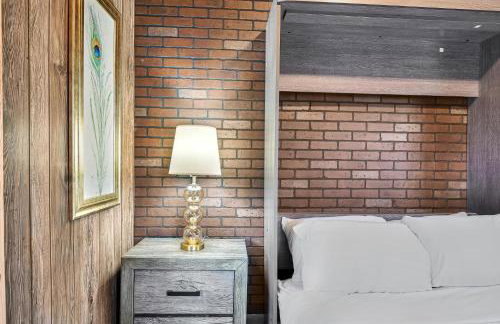 Unique Cabin With Hot Tub Close to Town - Foto 46