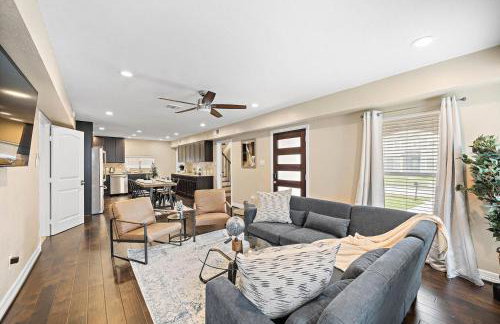 Nr DT, Med Center, Midtown Sleeps 16 Game Room - Photo 2