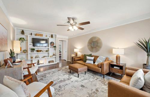 with Arcade and Covered Patio Sleep 9 in this 4 Bedroom 2 Bath Home 5 star host Deer Park TX - Foto 5