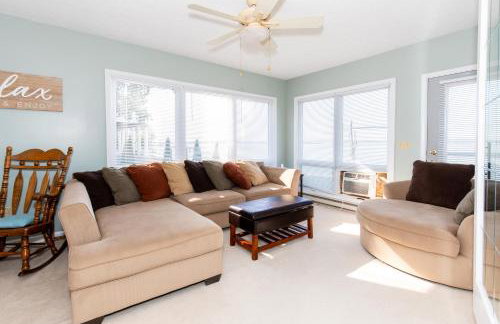 4 Bedroom Lakefront Home with Private Beach on Cedar Point Chaussee - Photo 8