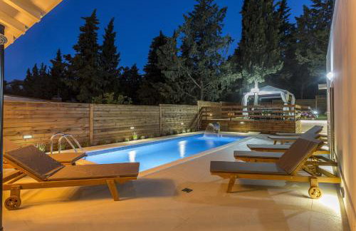 Luxury villa with a swimming pool Split - 13408 - Photo 7