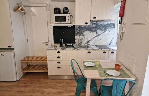 Classic Lisbon Homes: Bright & Central in Belém - Photo 19