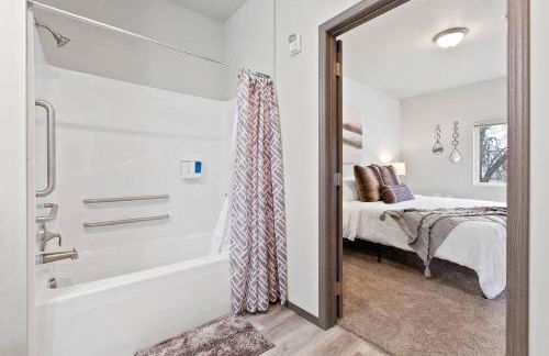 Full ADA Unit - 2 Bed 2 Bath Unit Near Downtown - Foto 21