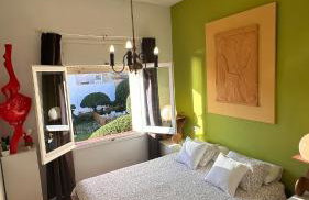 Apartamento con jardín a 11 metros de la playa. CG. - Foto 35