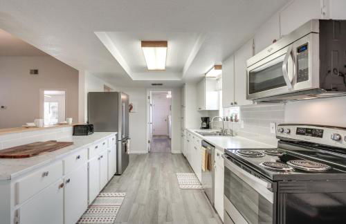 Heated Pool and 4-in-1 Grill Spring Hill Haven! - Foto 14