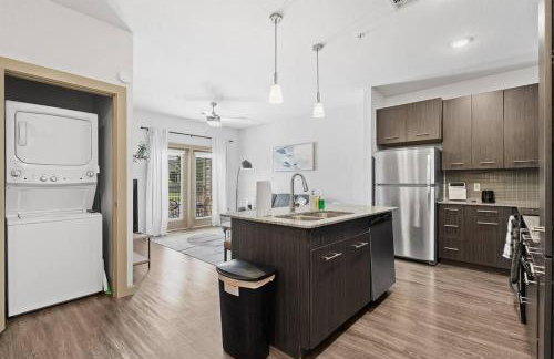 Luxe 2B/2B Getaway - Pool, Gym, Garage, Pet Wash - Foto 19