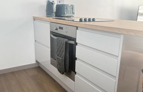 Horizon House, Luxury 2-Bedroom Ground floor flat, Parking, WiFi, Netflix - Foto 11