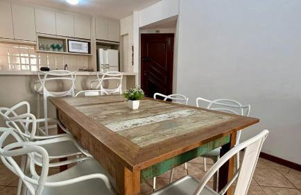 Bombas/ Bombinhas, a 50m do Mar, Apartamento 2 quartos, com churrasqueira na sacada, Ar e Wi-fi - Foto 4