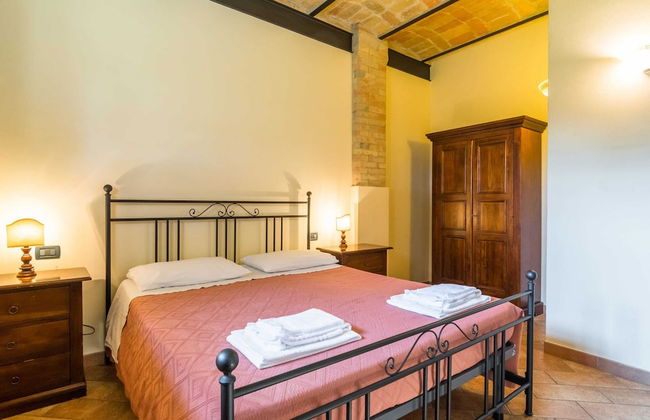 Secluded Mansion in Perugia with Hot Tub - Photo 3