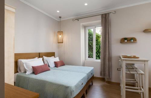 Fotiadis Family Luxury Suites by Konnect - Photo 26