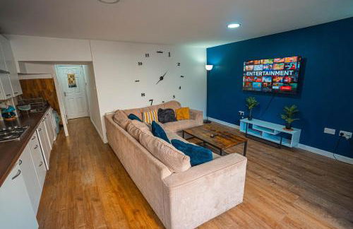 Private and Spacious 2 Bedroom House - Free Parking! - Foto 18