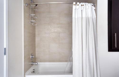 Redwood City 2BR w AC Gym WD nr Caltrain SFO-1110 - Foto 13