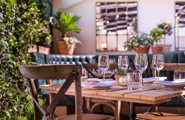 Fulham 2-bed Apt w/ South Terrace Near Tube - Photo 16