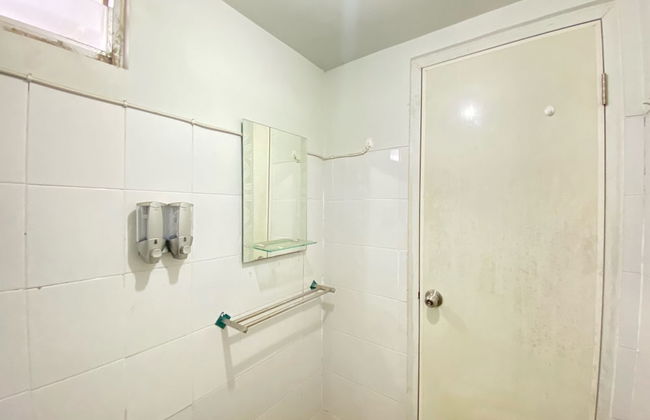 Cozy And Spacious 2Br At Suites @Metro Apartment - Photo 11