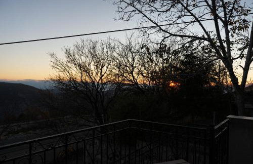 Boutique Arachova Retreat - Peaceful Mountain View - Foto 41