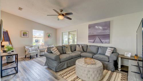 Peaceful Lady Lake Home with Screened-In Porch! - Foto 2