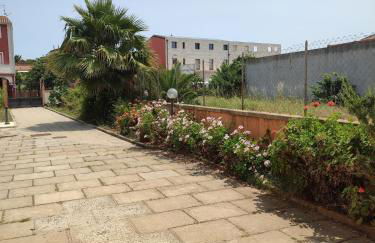 Casa Franca - Sant'Antioco a pochi passi dal lungomare - garden, sea and relaxation - Foto 13