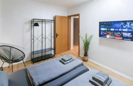 ALFA 4 Zimmer Apartment 8 Personen TV WIFI WM I 4BR 7Beds I 8 people I Kitchen l Bathroom - Foto 8