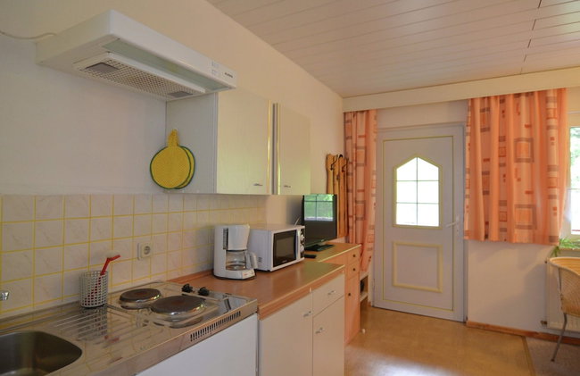 Spacious Stay Near Trails - Photo 7