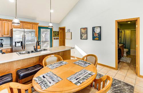 Dock and Gazebo! Lakefront Duplex Near South Haven - Foto 11